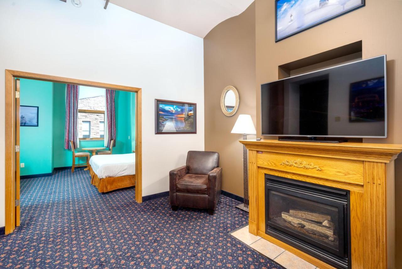 The Suites Hotel At Waterfront Plaza Duluth Exteriér fotografie