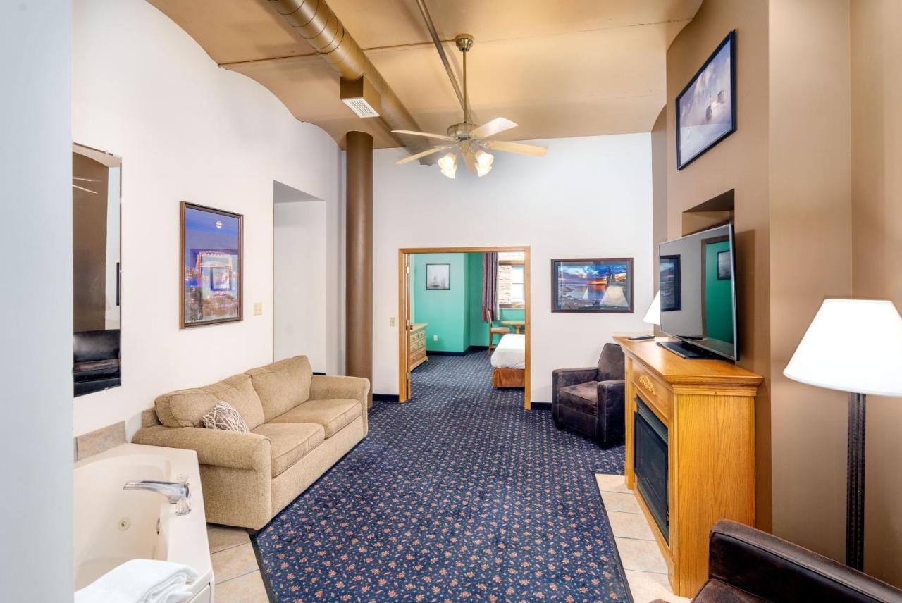 The Suites Hotel At Waterfront Plaza Duluth Exteriér fotografie