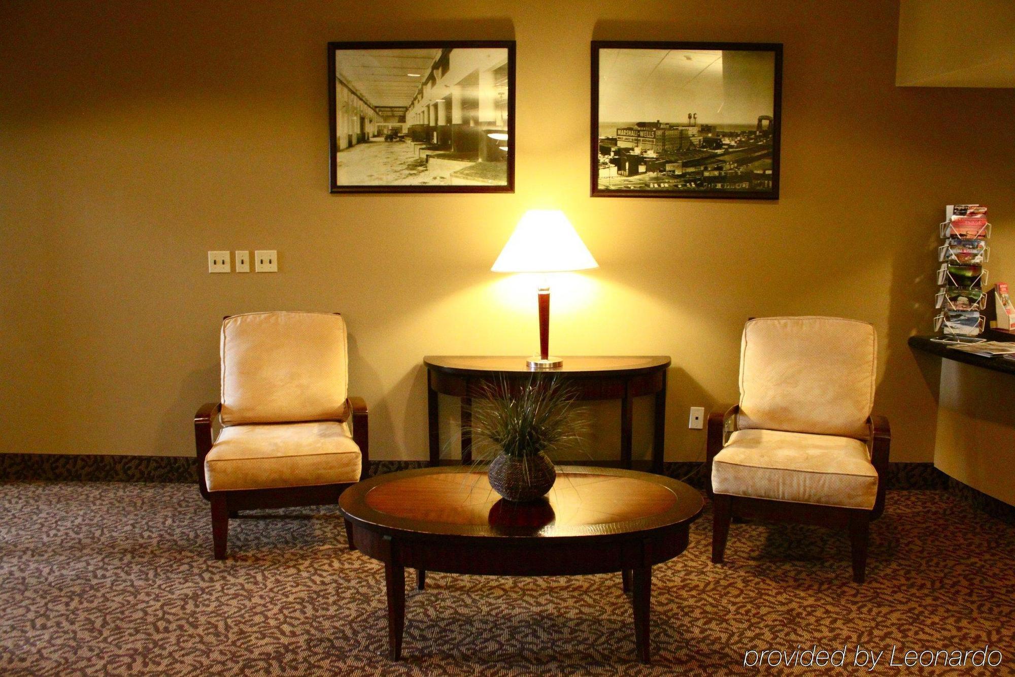 The Suites Hotel At Waterfront Plaza Duluth Pokoj fotografie