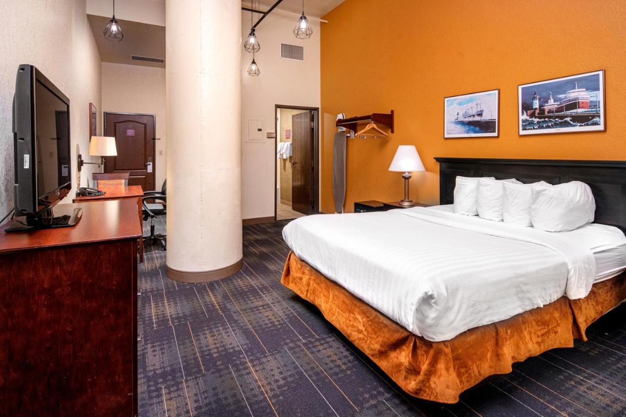 The Suites Hotel At Waterfront Plaza Duluth Exteriér fotografie
