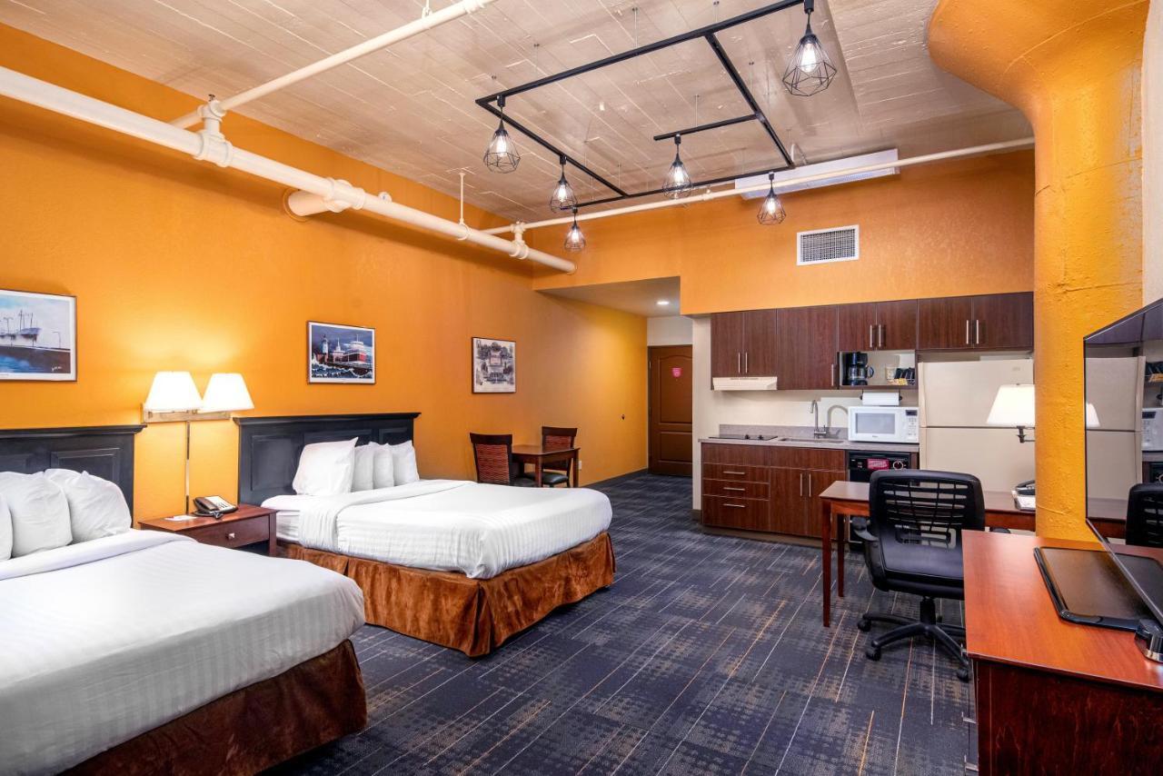 The Suites Hotel At Waterfront Plaza Duluth Exteriér fotografie