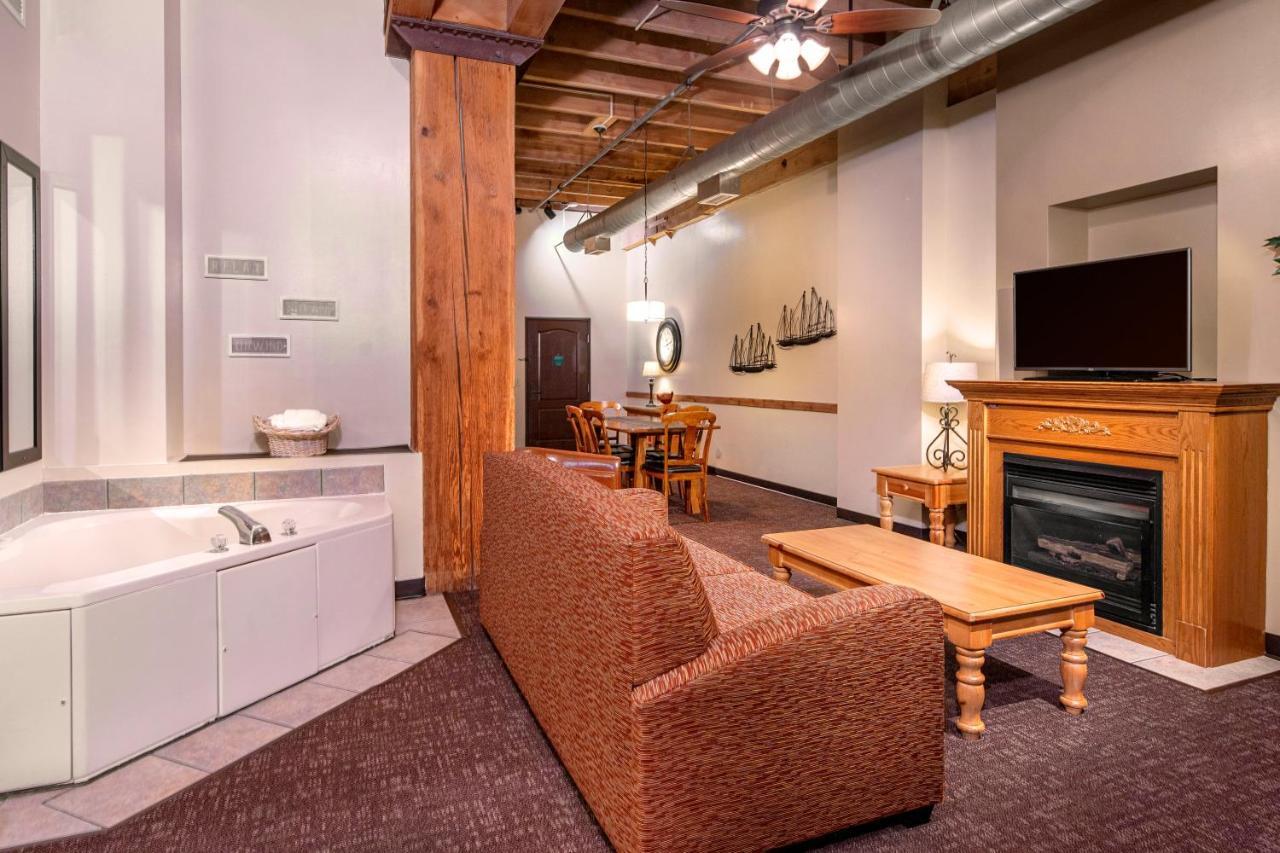 The Suites Hotel At Waterfront Plaza Duluth Exteriér fotografie