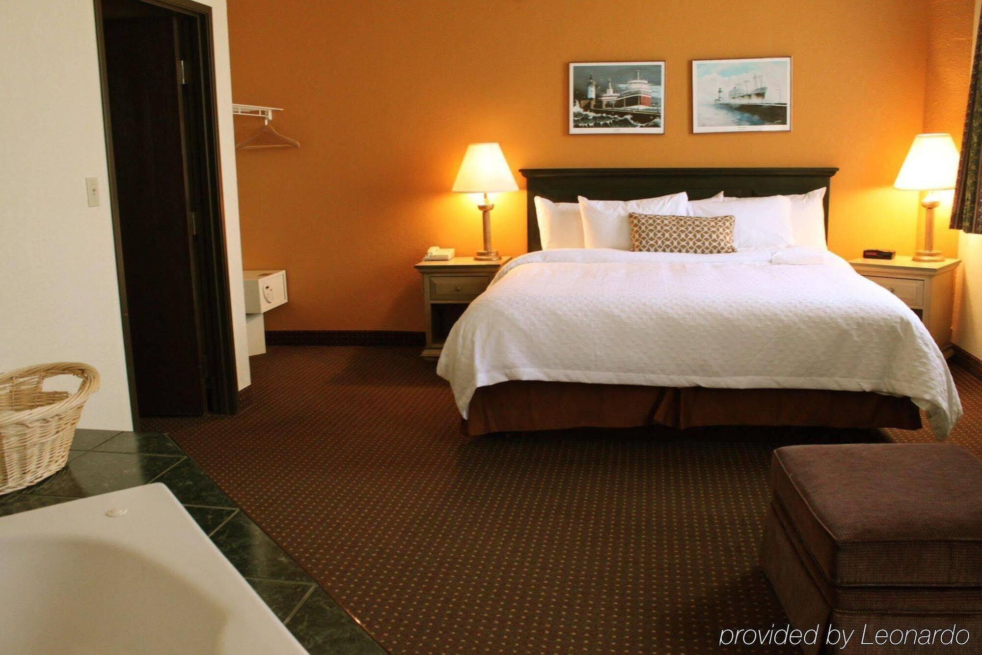 The Suites Hotel At Waterfront Plaza Duluth Exteriér fotografie